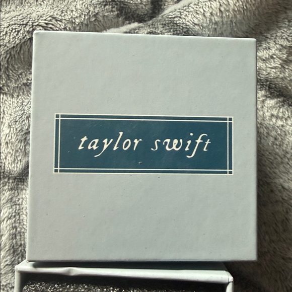 Taylor Swift Vision in a Rose Blush Blue Stone Necklace evermore FAN MADE - Picture 3 of 4